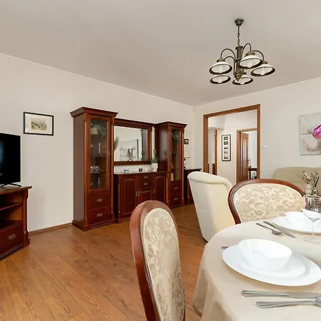 Apartment Family With Parking In The Centre By Renters