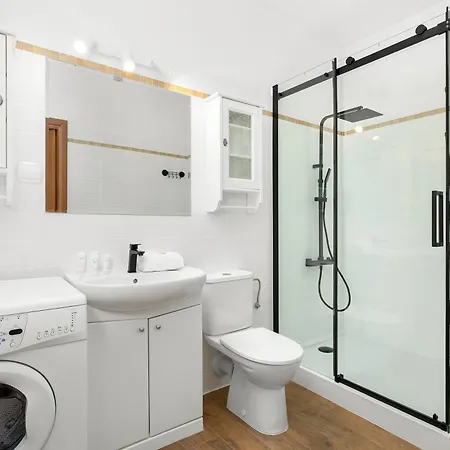 Family In The Centre By Renters